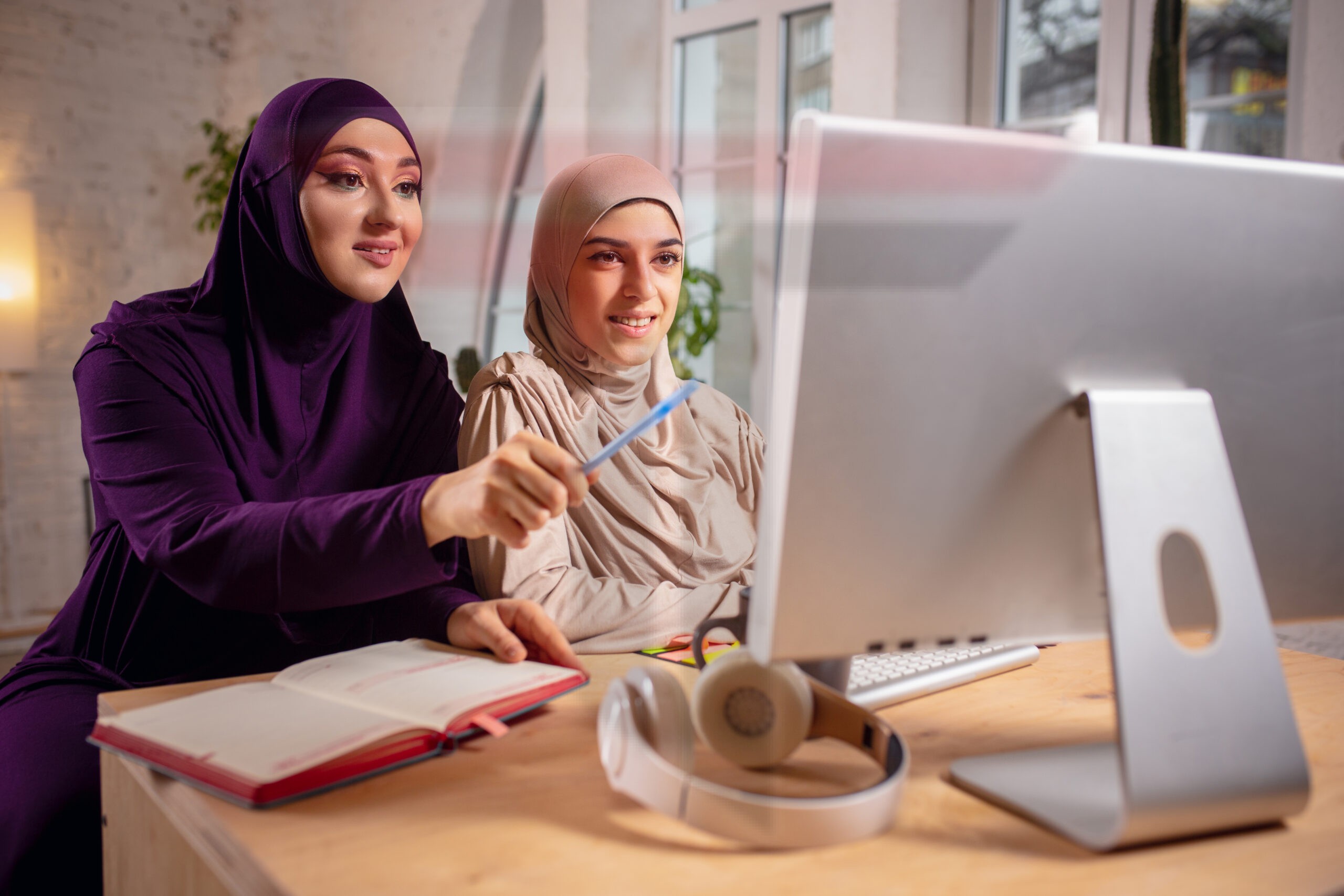 Read more about the article 50 روش برای یادگیری زبان عربی در منزل